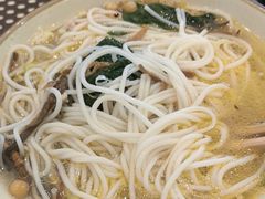 -叁窝雀·云南小锅米线(万象汇店)