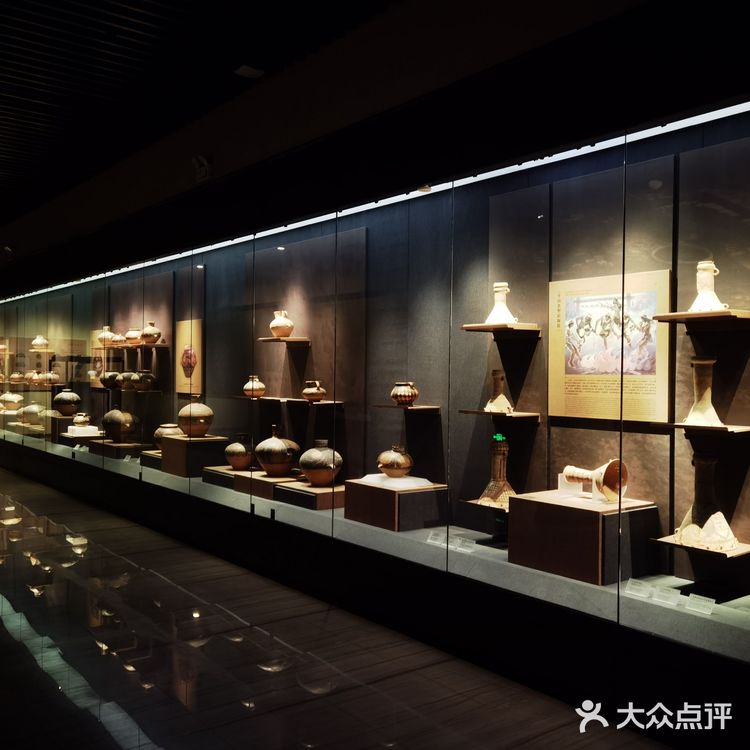 博物馆类的一定会来打卡。兰州博物馆不大，很安静