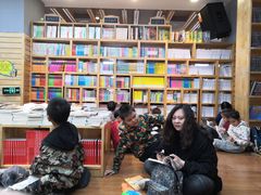 -新华书店(泉城路店)