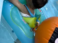 -蓝鲸奇亲子游泳俱乐部