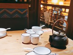 -帅巴人舅母子腊蹄民俗村