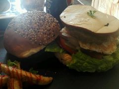 -HIGH FIVE哈福手工汉堡(桂林路店)