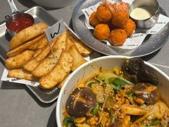 -W COLLECTIVE  DESSERT SHOP