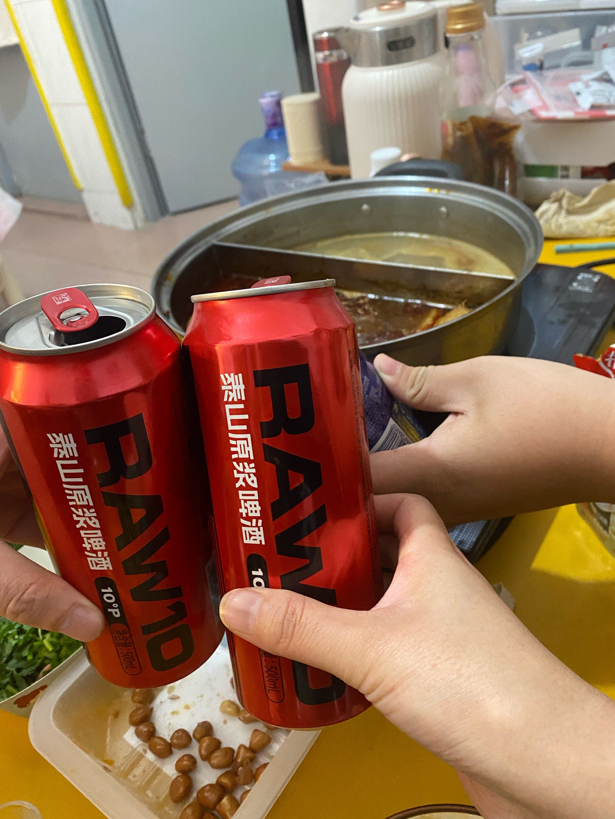 喝啤酒喝新鲜的7天泰山原浆