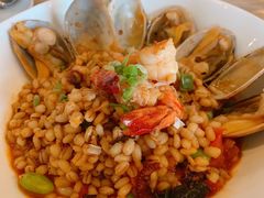 特色海鲜汤烩麦饭-Common Table · Brunch & Coffee