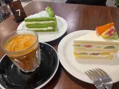 日本柚子酱佐抹茶白巧克力蛋糕-black rainbow coffee