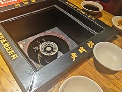-老牌坊云南鱼豆花火锅(爱建店)