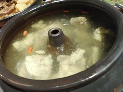 -云海肴·汽锅鸡·云南菜(天山百盛优客店)