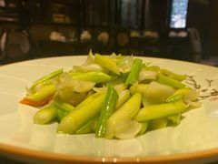 羊肚菌炒竹笋百合-大理实力希尔顿酒店御璽中餐厅YUXI – CHINESE RESTAURANT