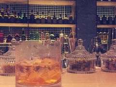 -饮湖威士忌鸡尾酒吧