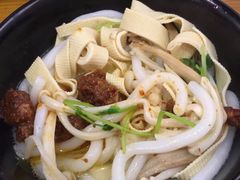 -丽虹云南过桥米线(兴工街店)