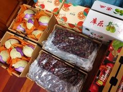 -上海龙吴水胜海发市场