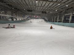 -乔波室内滑雪场