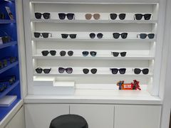 -美式眼镜·授权蔡司.依视路.尼康.豪雅.明月(南翔印象城店)