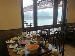 -小天鹅火锅·一线江景洪鼎旗舰店(洪崖洞店)