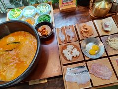 -银米·云南传统过桥米线(双廊黑金冠店)
