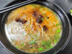 -花溪巷牛肉粉(泉城路店)
