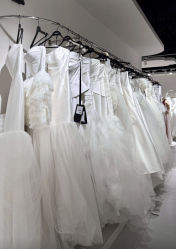 -PAI婚纱礼服设计馆【大牌租赁/高级定制】