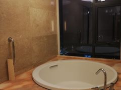 -中山利和希尔顿酒店