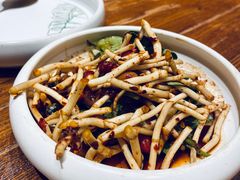 凉拌折耳根-云海肴·汽锅鸡·云南代表菜(美罗城店)