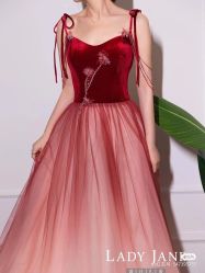 -Lady  Jane高端婚纱礼服馆