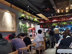 大堂-渝是乎酸菜鱼·川渝小炒(新世界百货望京店)