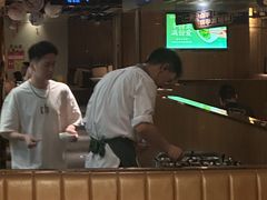 -海底捞火锅鲜切牛肉主题店(长寿路店)