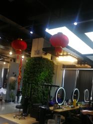 -FRIDAY星期五专业美发沙龙