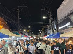 -周日夜市