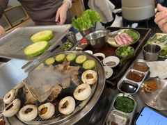 -围炉肉舍•炭烤活鳗•丹东海鲜烤肉(步行街店)