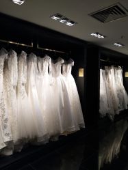 点击看大图 -GRACE KELLY婚纱与礼服(北京店)