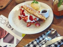 -ROAST coffee & eatery