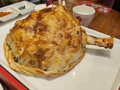 酥皮烤羊腿-石榴红了·非遗酥皮烤包子·新疆菜(瑞豪店)