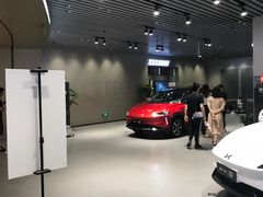 -小鹏汽车体验中心(苏州龙湖狮山天街店)