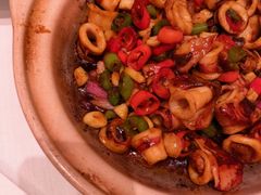 砂锅焗本地大海兔-品海楼·大连海胆锅贴馆(东港店)