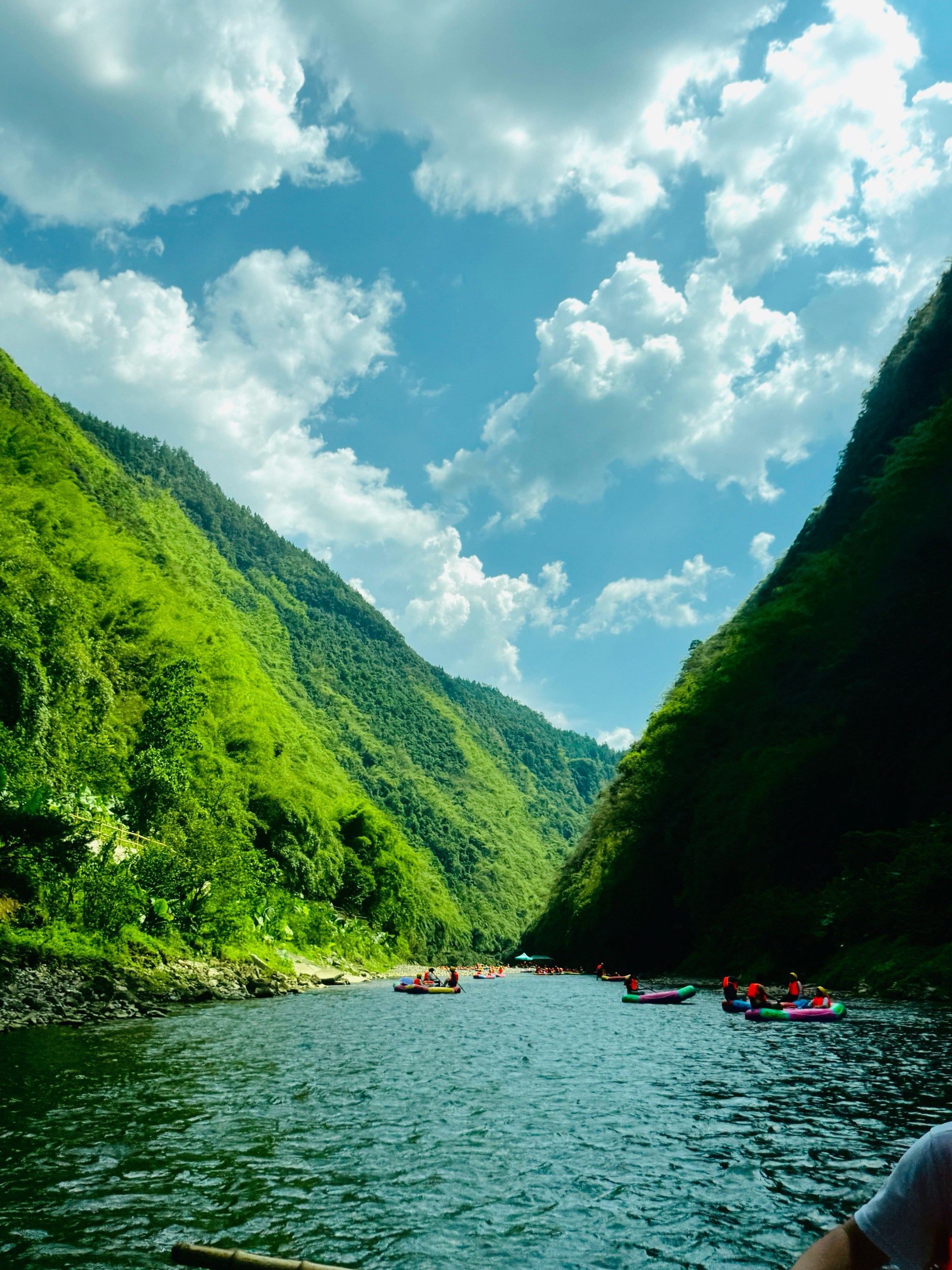 种草还是拔草自己定,阿依河漂流下半程全攻略