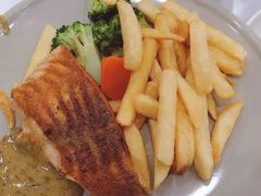 香草三文鱼陪土豆沙拉-宜家·瑞典风味餐厅(北京西红门店)