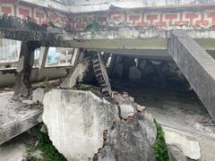-四川汶川特大地震漩口中学遗址