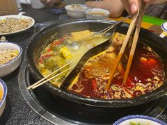 -两三事小郡肝串串香火锅(桂庙店)