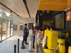 -麦当劳(中二横路店)