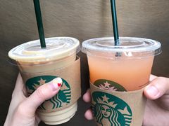 拿铁/冰摇桃桃-星巴克臻选(南京艾尚天地店)