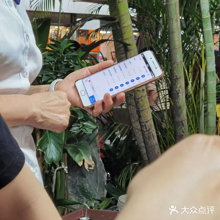 佛山街坊榜首《有记》值得排队2小时吗？