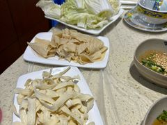 -九寨特色牦牛肉汤锅 羊肉汤锅