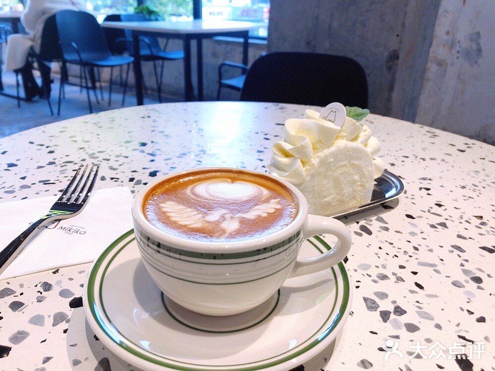 地理位置：第一楼街阿波罗KTV对面