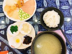 -桥香园过桥米线(国贸店)