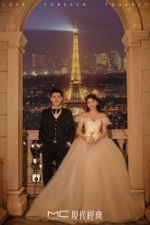 -现代经典婚纱摄影