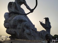 -巴陵广场