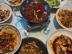 -阿瓦山寨·湘菜现炒·剁椒鱼头王(咸阳总店)