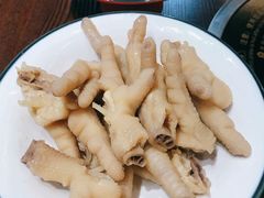 -虾弄弄海派小龙虾·牛羊蝎子火锅