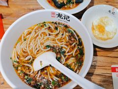 -湘人龙记老长沙米粉(鸟巢店)